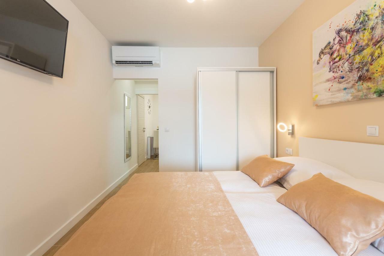 Villa Stonehouse Milna  Ngoại thất bức ảnh